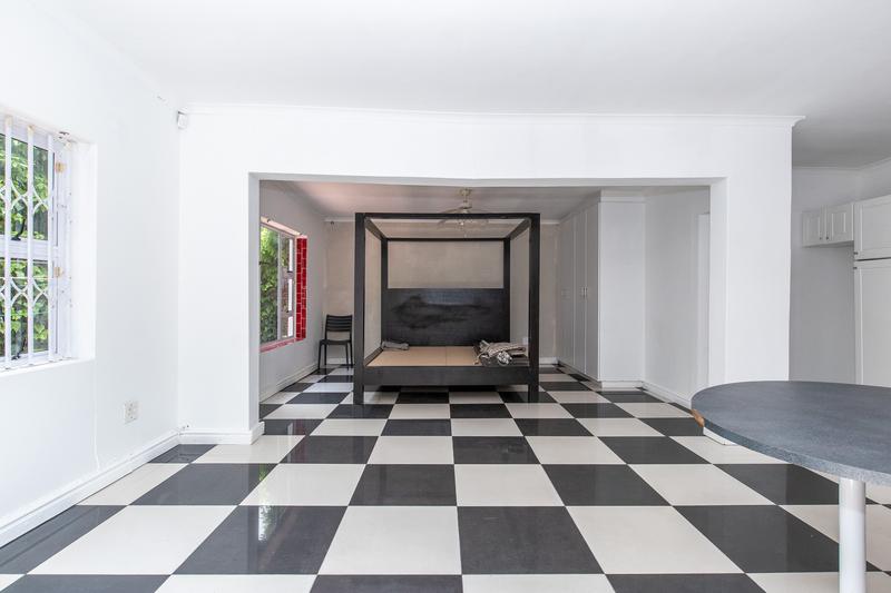 To Let 4 Bedroom Property for Rent in Constantia Western Cape